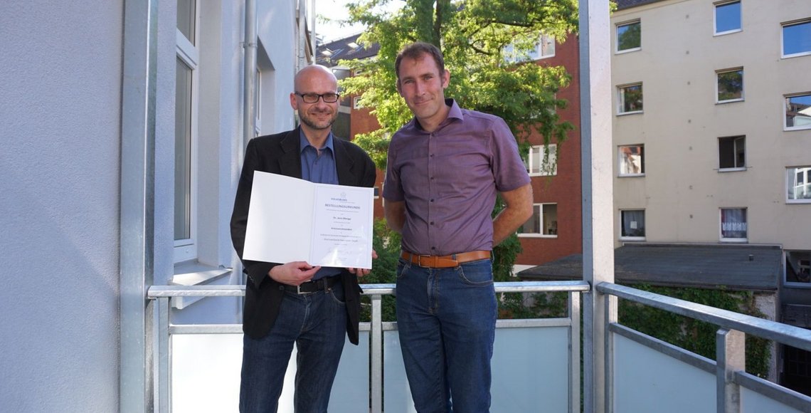 Dr. Menge, Vorsitzenden des Kreisverbandes Hannover Stadt und Henrik Berthold (Geschäftsführer des Bezirksverbandes)